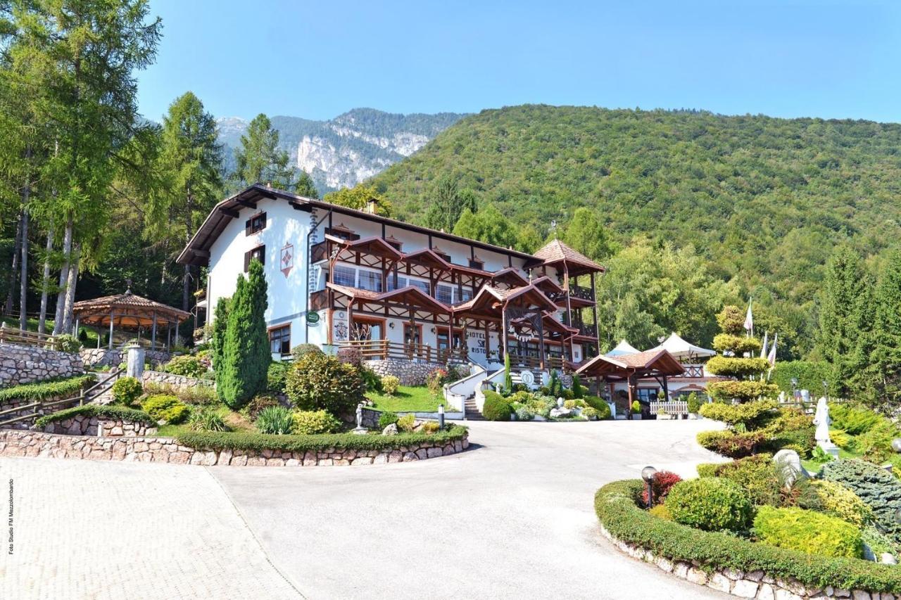 Hotel Ristorante Scoiattolo Sporminore Luaran gambar